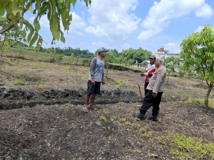Bhabinkamtibmas Simoketawang Polsek Wonoayu Tinjau Ketahanan Pangan, Dukung Program Asta Cita Presiden Prabowo