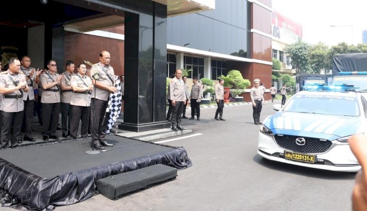 Polda Jatim Berangkatkan Bantuan Kemanusiaan untuk Korban Banjir dan Longsor di Sumatera