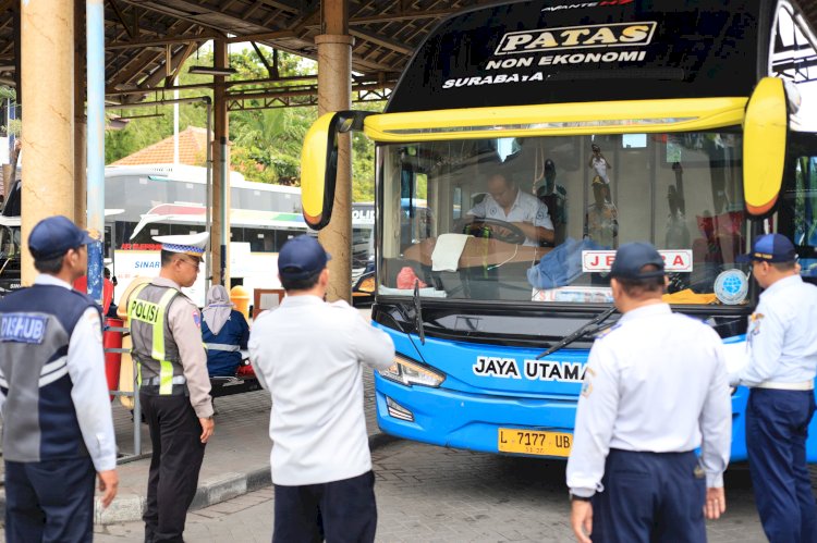 Polres Gresik Gandeng Dishub Gelar Ramcheck Armada Bus Jelang Nataru